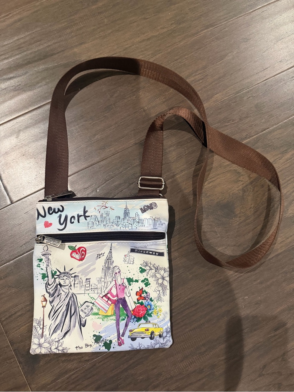New York Illustrated Crossbody Bag - Brown Strap Women Souvenir Collectible